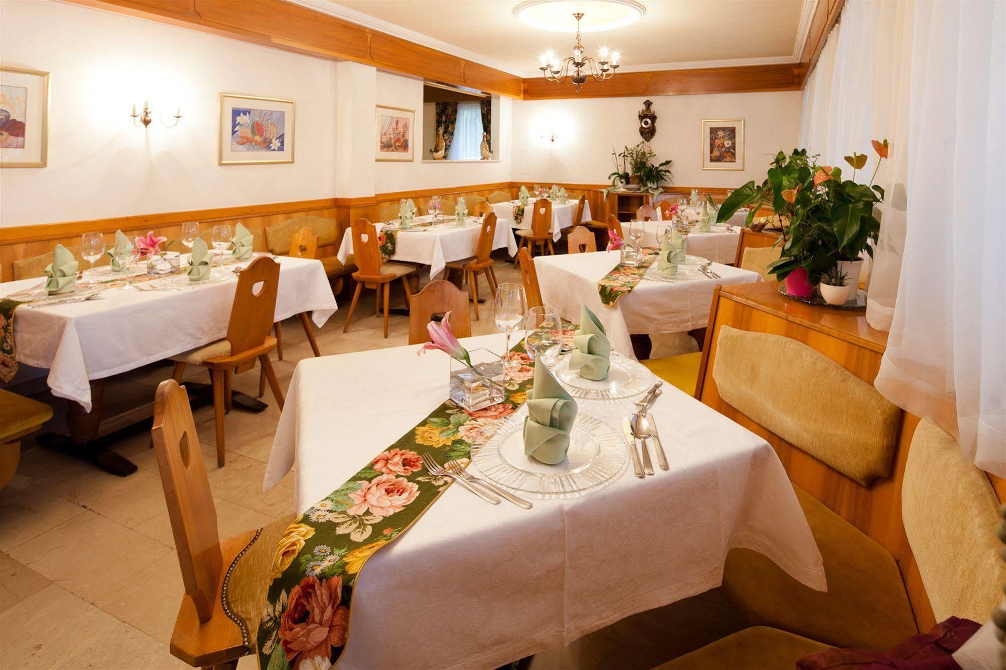 Hotel Aster Merano Kültér fotó